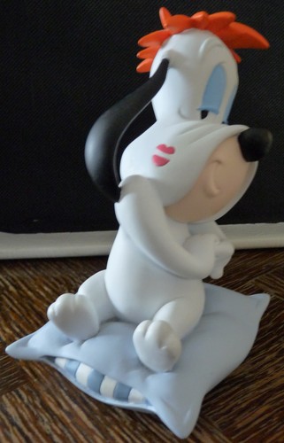 Figurine droopy assis sur - figurine,