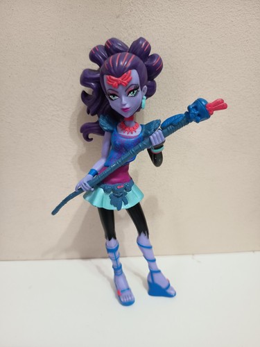 Monster high figurine - high,