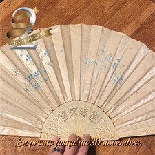 Ancien éventail du XIXème siècle au décors japonisant. Belle taille.