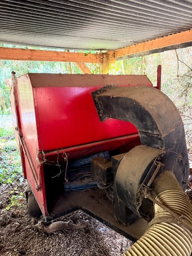 Aspirateur ramasse herbe