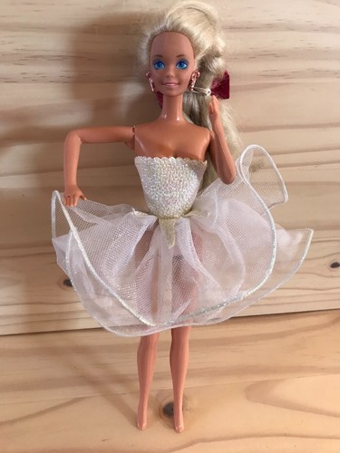 Vintage 1966 blonde barbie - vintage,