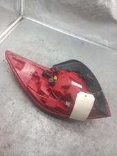 Feu arriere principal droit