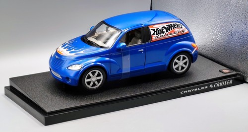 Hot wheels chrysler - 1:18,