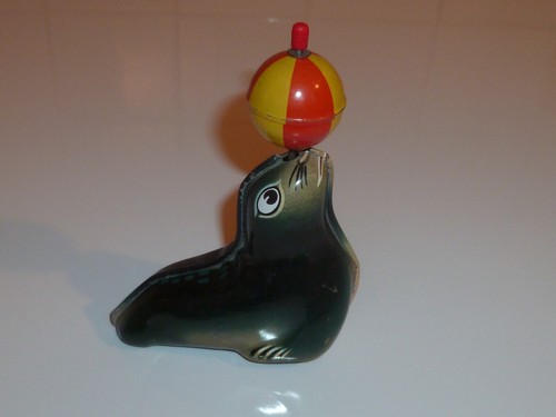 Ancien otari avec son ballon - son,