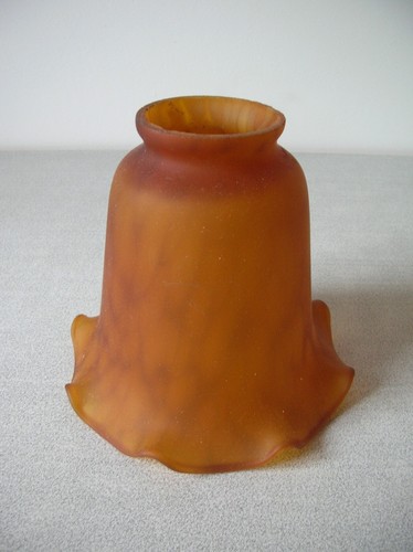 Ancien abat jour tulipe - , en