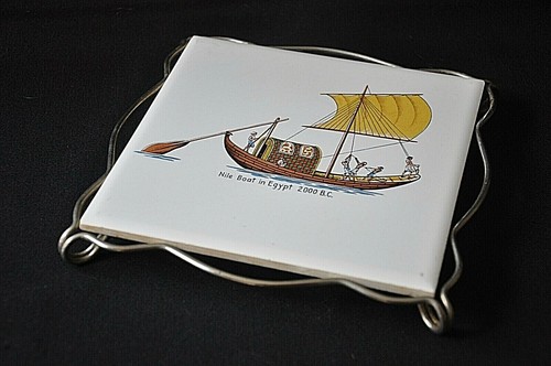 Ancien dessous plat - dessous, de