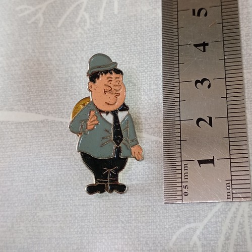 Pins pin laurel hardy - pins,