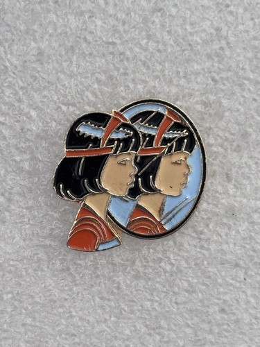 Pin bande dessiné yoko - pin’s,