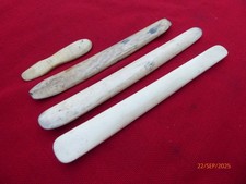 LOT  : lissoir en os  outil