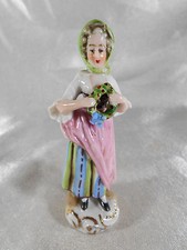 FIGURINE FEMME COURONNE DE GUI