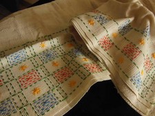 Nappe rectangulaire à broder