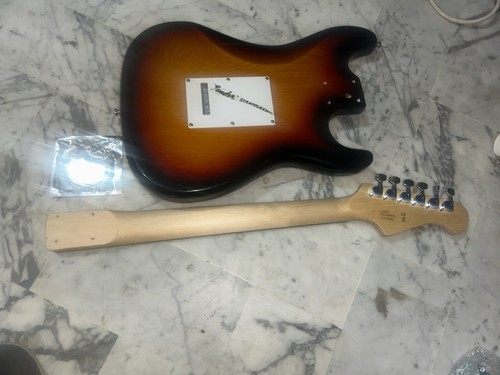 Guitare électrique fender - guitare,
