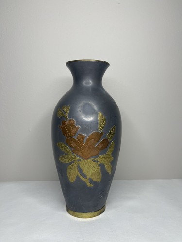 Vase étain orné - orné, d'un