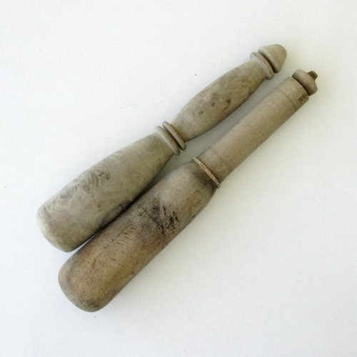 Très anciens pilons en - ,