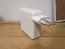 Chargeur Apple MRW22ZM/A 61W