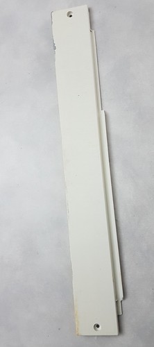3927973 socle cache bas