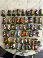 GROS LOT DE 57 FIGURINES