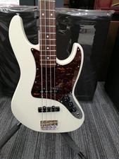 Guitare basse électrique