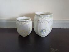 2 POTS A EPICES EN PORCELAINE