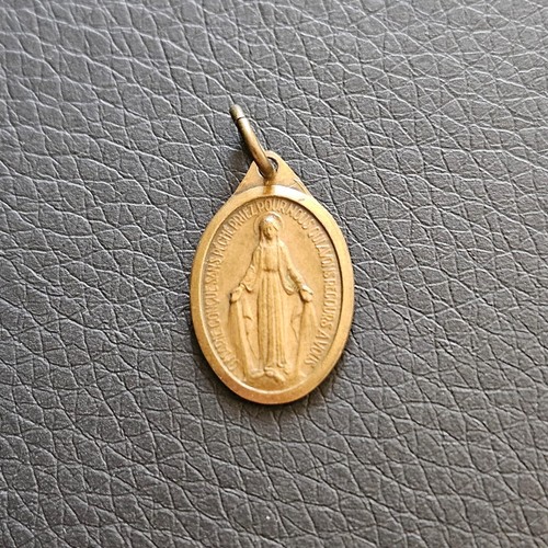 Médaille religieuse ovale