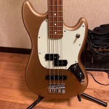 Fender Mustang Bass Gold 4