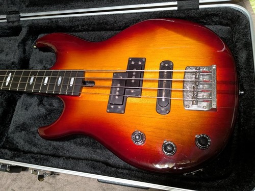 Guitare basse gauche yamaha - basse,