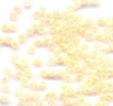 PERLES ROCAILLES 2.5 mm CREME  10/12 Grammes environ 1000 perles