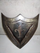 Blason Armoirie fleur de Lys médiéval travail artisanal Ferronnerie déco 