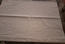 drap brodé ancien pour lit de
