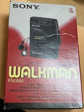 SONY RADIO CASSETTE PLAYER WALKMAN + ORIGIN BOX + OPERATING INSTRUCTIONS WORKING
