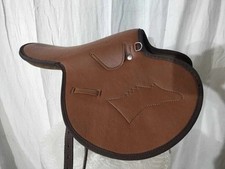 Selle synthétique marron pour