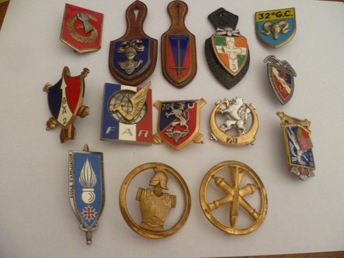 Lot insignes pucelles - insignes,
