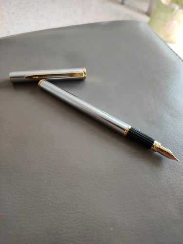 Stylo plume argent brossé - plume,