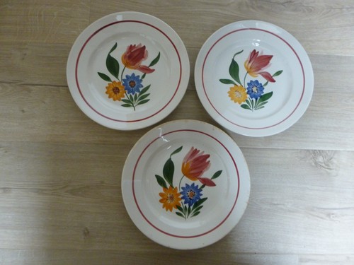 Lot 3 assiettes - :,