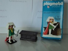 PLAYMOBIL vintage médiéval bourgeoise coffre bougie cape 3376 de 1977 / boîte