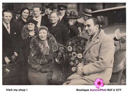 Vieille voiture tour monde - vieille,