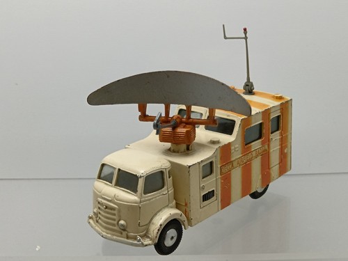 Corgi toys karrier gamecock - toys,