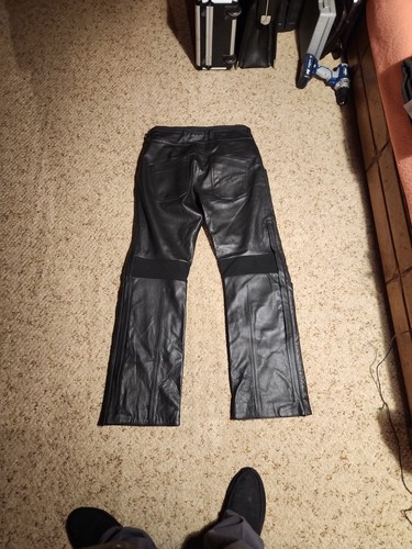 Très beau pantalon - très, en