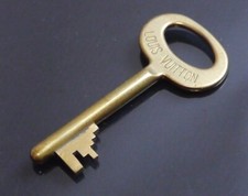 Authentique malle à clés