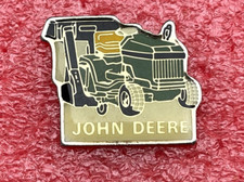 T32 Pins JOHN DEERE TRACTOR LAWN MOWER TRACTOR Vintage Lapel Pin