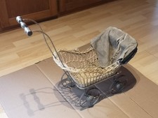 poussette poupée En Osier