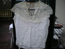 un caraco blanc des années