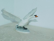 Ceramic Figurine Birds "Startender Swan" Goebel