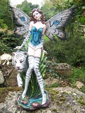 14340 TRES GRANDE  FIGURINE