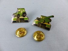Lot de 2 pin's KHD DEUTZ FAHR