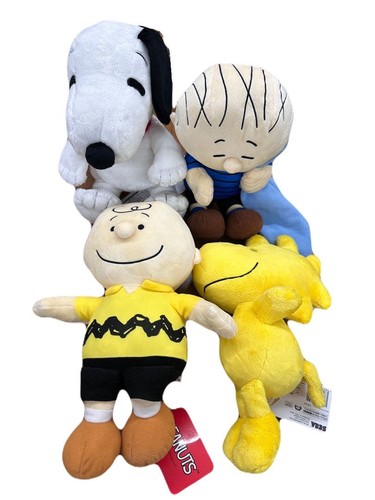 Lot peluches sega peanuts - de,