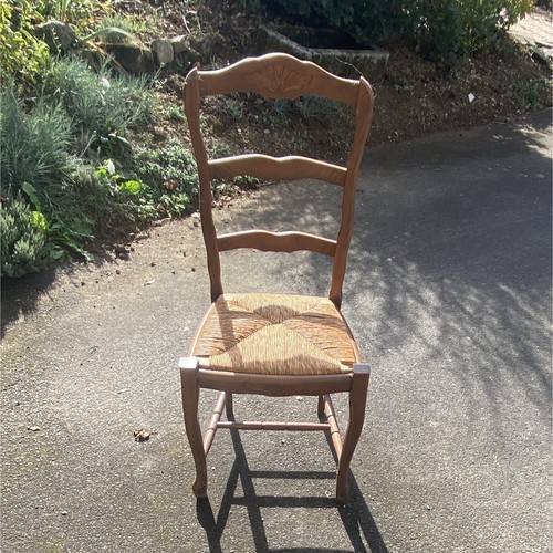 Chaise bois marron assise