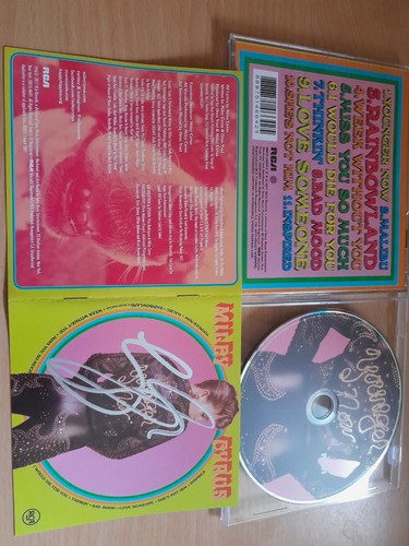 Miley cyrus autograph - cyrus, cd
