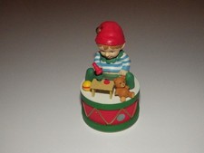 TRES BEAU JOUET MUSICAL ANCIEN