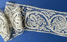élégante DENTELLE ROCOCO ou CANTU XIXème - dentelle aux fuseaux  1.08 mètre